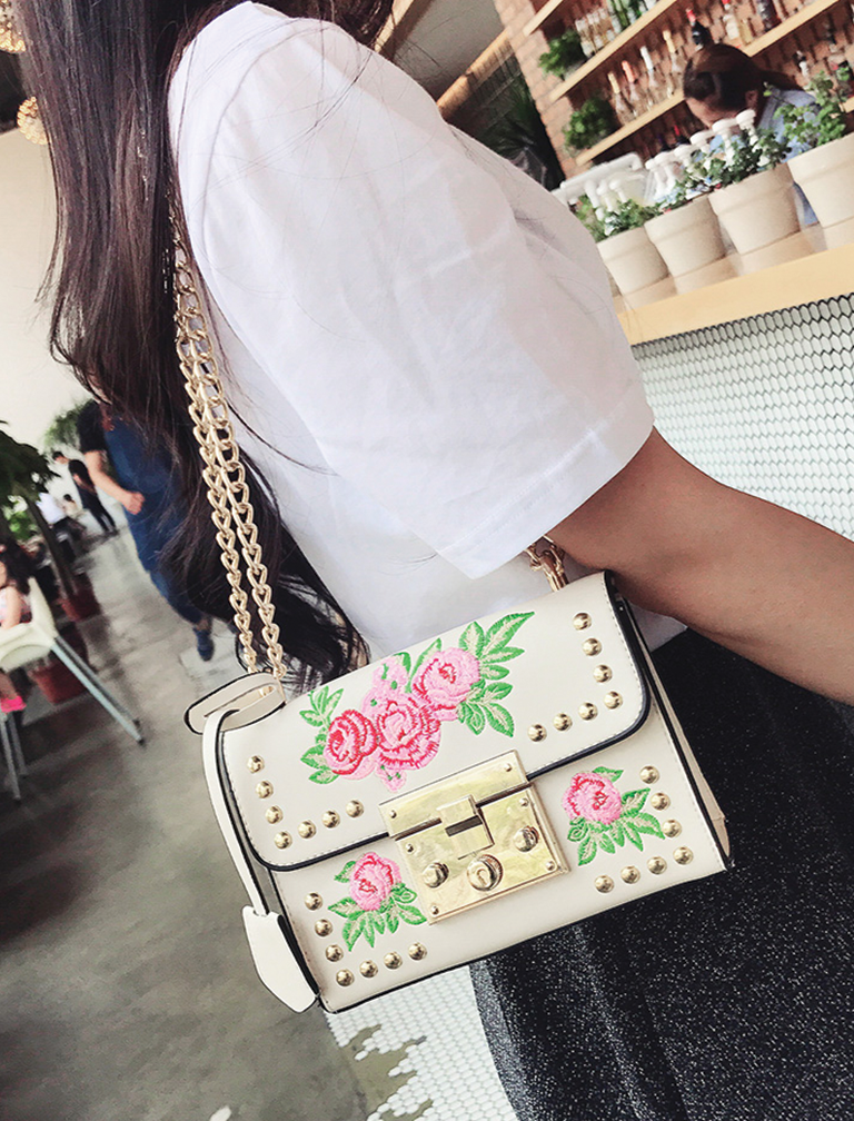 Embroidery Flower Flap Bag Embroidery Flower Flap Bag